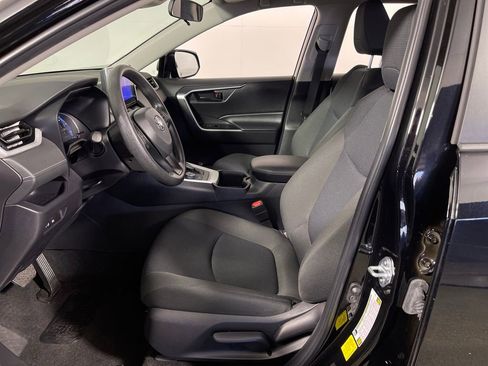 Certified 2025 Toyota RAV4 LE image 9