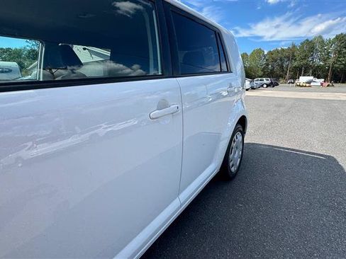 Used 2008 Scion xB FWD image 12