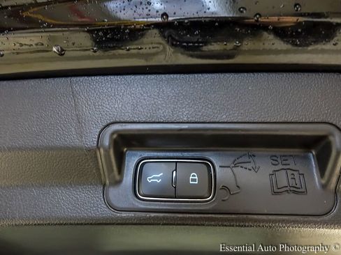 Certified 2022 Ford Explorer XLT image 24