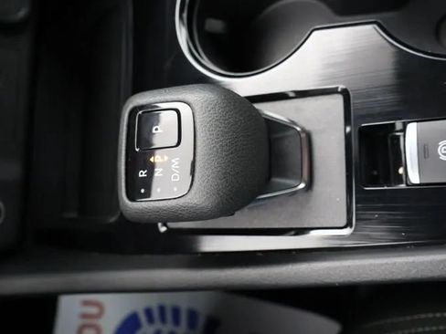 Used 2023 Nissan Rogue S AWD/4WD image 36