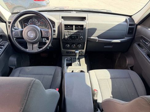 Used 2012 Jeep Liberty Sport w/ Popular Equipment Group AWD/4WD image 7