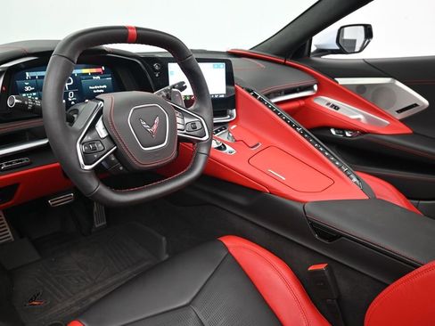 Used 2022 Chevrolet Corvette Stingray Premium Conv w/ Z51 Performance Package RWD image 4