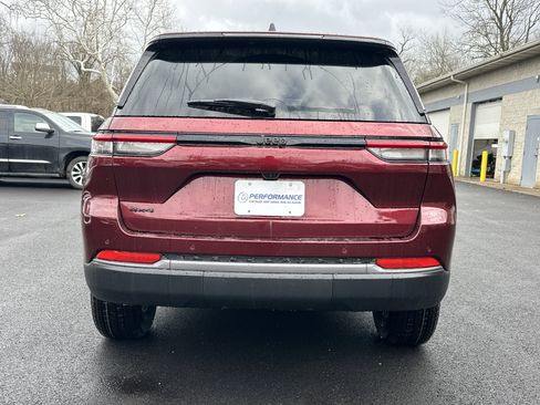 New 2026 Jeep Grand Cherokee Altitude image 16