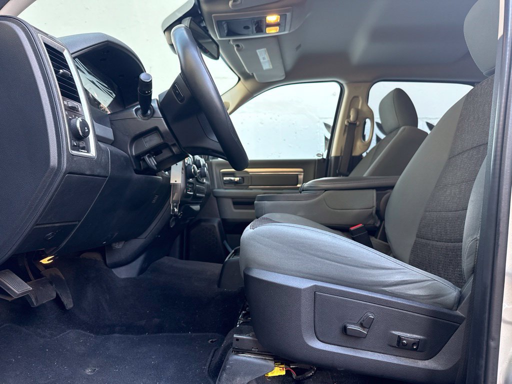 Used 2017 RAM 1500 Big Horn AWD/4WD image 4