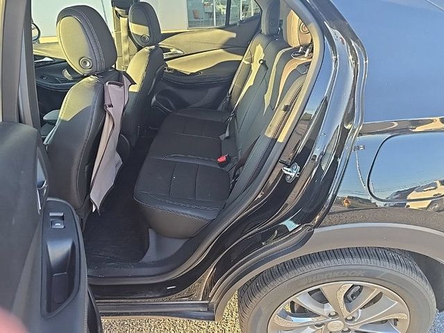 Used 2023 Buick Encore GX Essence w/ Experience Buick Package FWD image 17