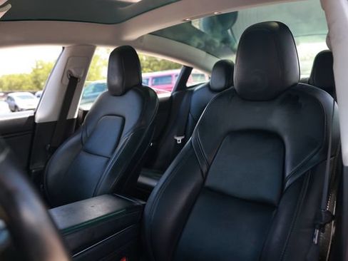 Used 2019 Tesla Model 3 Standard Range RWD image 9