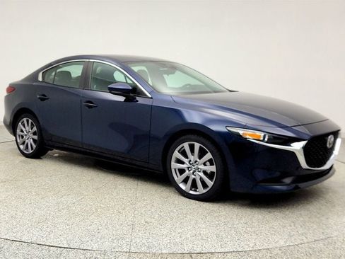 Used 2023 MAZDA MAZDA3 s image 3