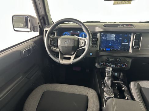 Used 2025 Ford Bronco Big Bend image 31