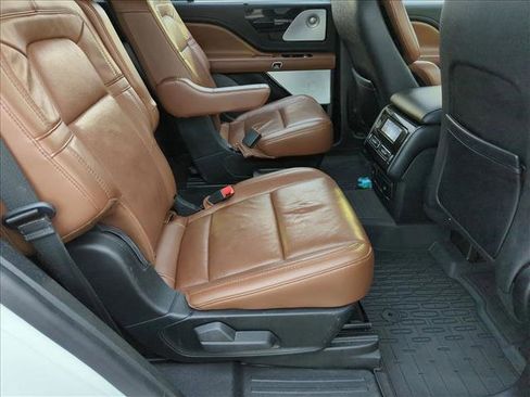 Used 2022 Lincoln Aviator Reserve w/ Equipment Group 201A AWD/4WD image 21