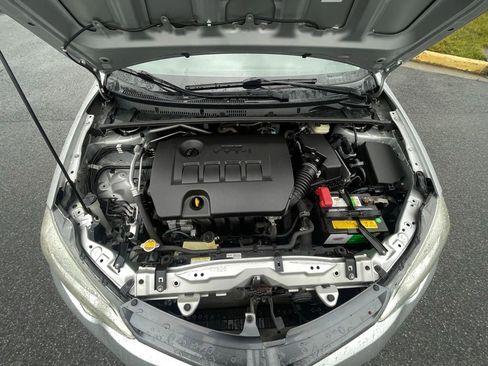 Used 2015 Toyota Corolla LE FWD image 14