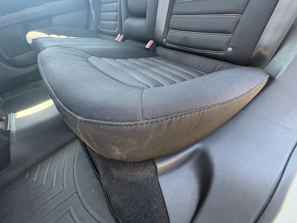Used 2015 Ford Fusion SE FWD image 19