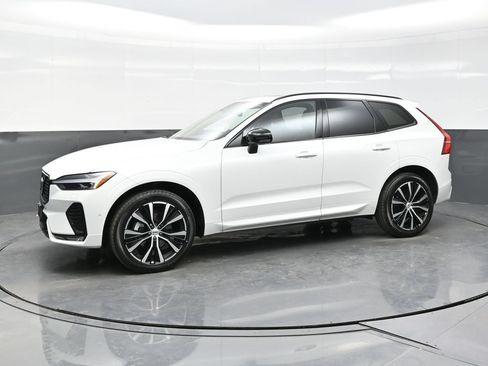 Used 2025 Volvo XC60 B5 Plus AWD/4WD image 3