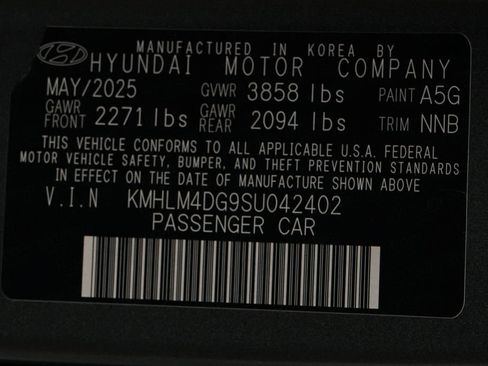 Used 2025 Hyundai Elantra Sport FWD image 23