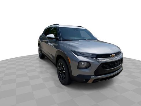 Used 2023 Chevrolet TrailBlazer ACTIV w/ Sun and Liftgate Package AWD/4WD image 4