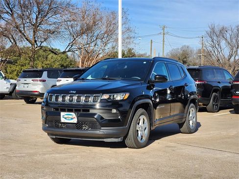 Used 2023 Jeep Compass Latitude w/ Sun and Sound Group image 3