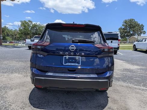 Used 2025 Nissan Rogue SV FWD image 4