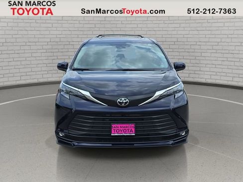 New 2026 Toyota Sienna XLE image 2