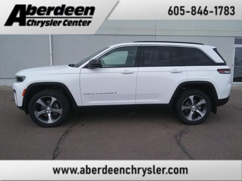 New 2026 Jeep Grand Cherokee Limited AWD/4WD image 1