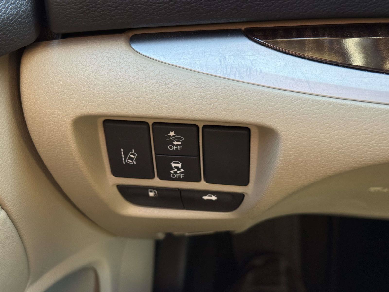 Used 2020 Acura TLX FWD image 25