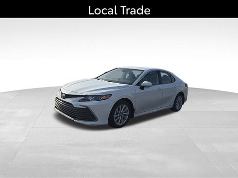 Used 2024 Toyota Camry LE w/ Convenience Package image 7