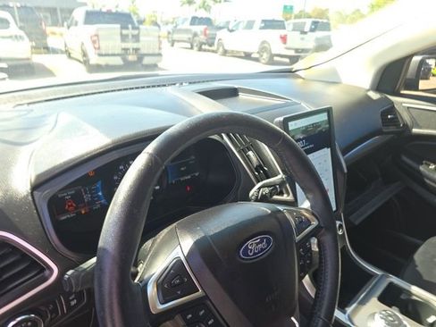 Certified 2022 Ford Edge SEL w/ Convenience Package image 9