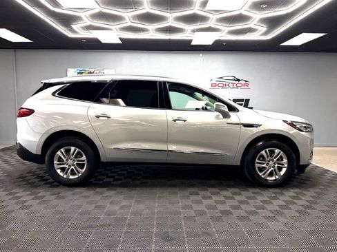 Used 2018 Buick Enclave Essence FWD image 17