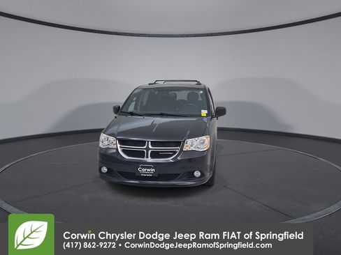 Certified 2017 Dodge Grand Caravan SXT image 7
