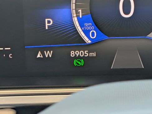 Used 2025 Volkswagen Taos SE w/ Panoramic Sunroof Package FWD image 25