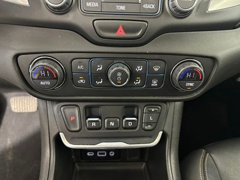 Used 2018 GMC Terrain SLT w/ Preferred Package image 23