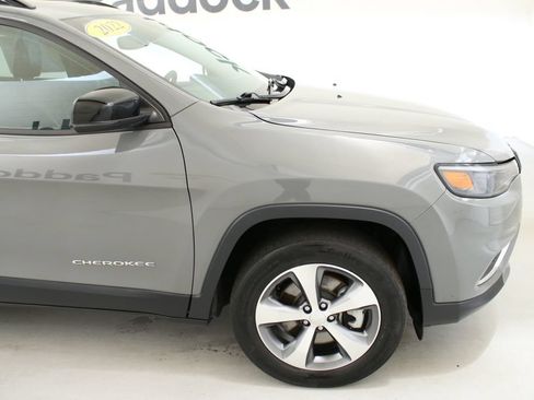 Used 2022 Jeep Cherokee Limited AWD/4WD image 12