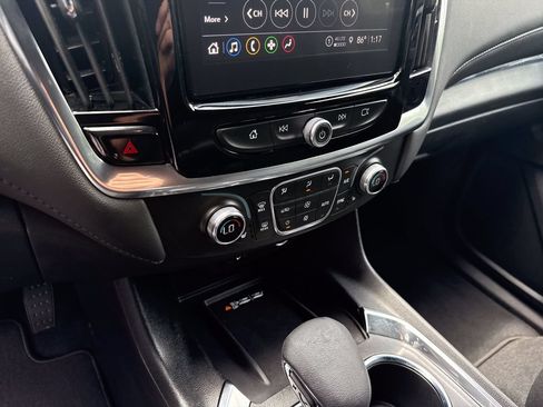 Used 2023 Chevrolet Traverse LT FWD image 29