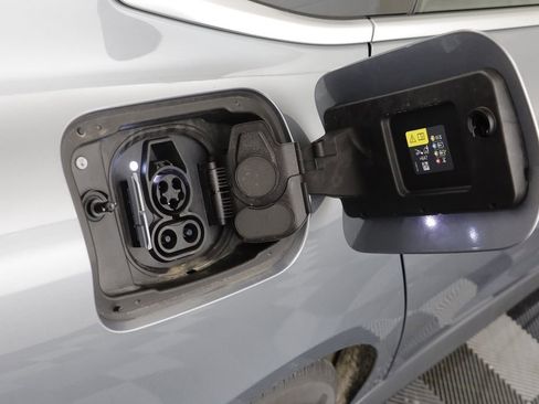 Certified 2025 BMW i4 xDrive40i image 19