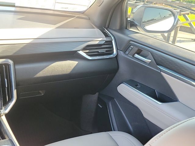 Used 2024 GMC Acadia Elevation w/ Luxury Package FWD image 24
