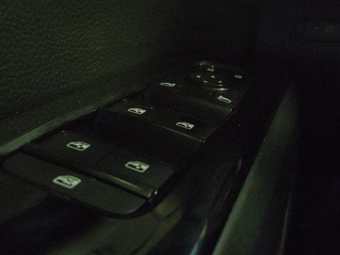 Used 2023 Nissan Pathfinder SL FWD image 27