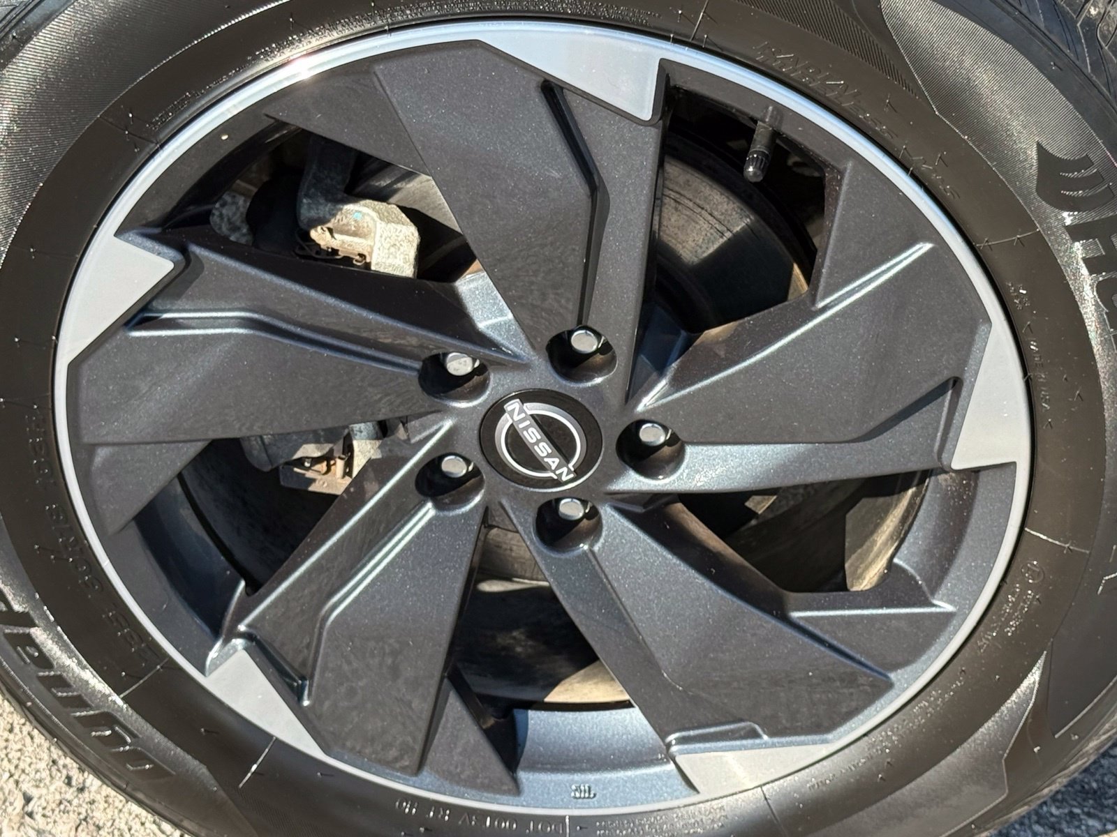 Used 2025 Nissan Rogue SV AWD/4WD image 44