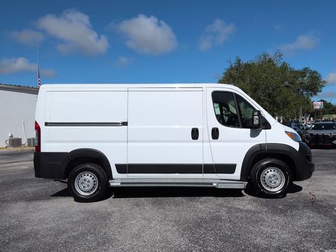 Used 2025 RAM ProMaster 2500 w/ U-Haul Equipment Group FWD image 3