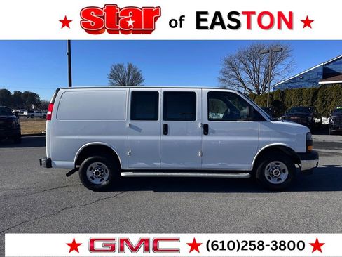 Used 2024 GMC Savana 2500 w/ Driver Convenience Package image 3