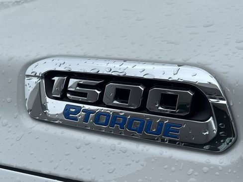 New 2026 RAM 1500 Laramie AWD/4WD image 10