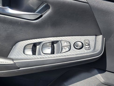 Used 2025 Nissan Sentra SV FWD image 23