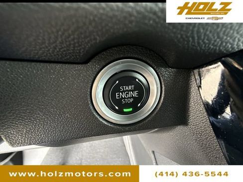 Certified 2024 Chevrolet Traverse Z71 w/ Enhanced Driving Package AWD/4WD image 16