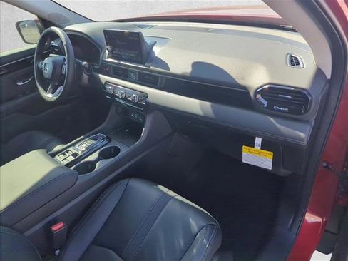 New 2025 Honda Pilot Touring image 4