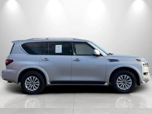 Used 2024 Nissan Armada SV image 8