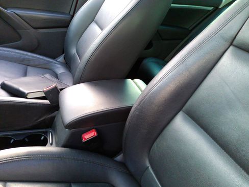 Used 2013 Volkswagen Tiguan SEL FWD image 26
