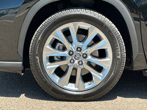 Used 2020 Toyota Highlander Limited FWD image 27