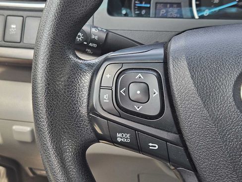 Used 2015 Toyota Camry LE FWD image 26