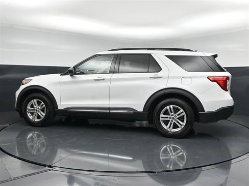 Used 2021 Ford Explorer XLT w/ Equipment Group 202A RWD image 8
