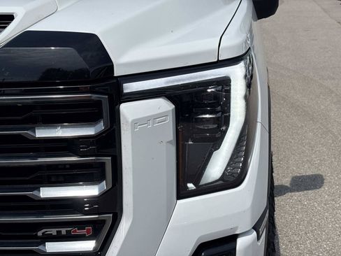 Used 2024 GMC Sierra 3500 AT4 w/ Technology Package AWD/4WD image 12