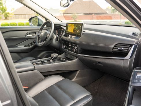 Used 2026 Nissan Rogue SL AWD/4WD image 19