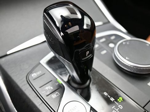 Used 2022 BMW 330e xDrive 330e xDrive w/ Convenience Package image 26