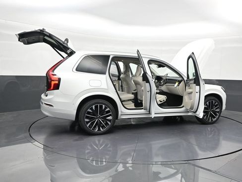 New 2026 Volvo XC90 T8 Ultra w/ Protection Package Premier AWD/4WD image 29